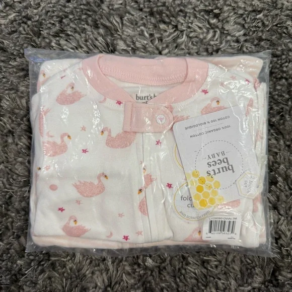 Burt's Bees Baby 2pk Graceful Swan Sleep N' Play
in Pink, Size 0-3 Months - Picture 2 of 4